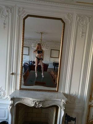 Изабелла , фото с сайта SexoSochi.ru