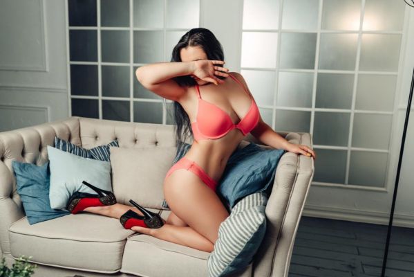 Алёна, 8 938 471-16-67, от 4000 руб. в час