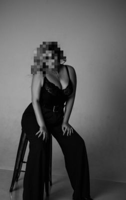 Мия (Адлер), 23 лет — госпожа со страпоном