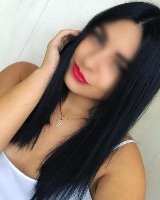 Сексуальная негритянка Лена, закажите онлайн